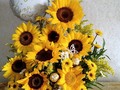 Hermoso arreglo de girasoles