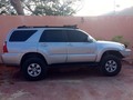 4runner 2006 4x4 con 120mil km  Cauchos 70% de vida Parachoque TMT con faros Barra Led Toldo 2x2 Sonido profesional Suspension Estoy pidiendo 65 millones negociable Ubicación #Maracay