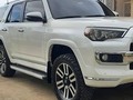 Toyota 4runner limited año 2017 40.000millas  Ubicación #barinas  Americana 3 filas  Todos sus papeles y resguardos  Precio 46.000$