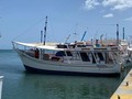 Busque de pesca 14.80 MTS  Año 2006  Motor 320 HP DIÉSEL  Ubicación #margarita  Cava 10 Toneladas nueva  Combustible 8.000 litros  Vivero 8 Maras nuevo  12 camas  2.500 agua dulce  El barco está reconstruido totalmente nuevo se sacó del baradero hace 4 meses