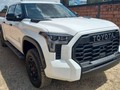 Tundra TRD 2022 0km  Ubicación #caracas  Tapicería Roja  Techo panorámico  Pantalla digital  Botón de encendido  Info al número de perfil  Recibo vehículo