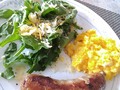 Mucho Verde 🍃🍃...Esta Dieta Cetogenica me permitió rebajar 4 Kilos en 1 mes, obvio fue un mes de mucho entrenamiento físico y alimentacion muy balanceada.  Aca les dejo una opción de desayuno cetogenico: Huevos revueltos con mantequilla y sal, chorizo magro de @pardebrutos una cosa de locos, y mezcla de rugula . ⚡⚡QUERÉR ES PODER ⚡⚡ #dietacetogénica #desayunocetogenico #ketofood #ketolife #ketomeals #ketodiet