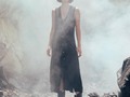 Campaña para 🌑@puntoblancooficial  Dirección: @luisa_mesa  Producción: @elisa_angel_g  Maquillaje: @paularestrepo.makeup  Styling: @justgerson  Arte: @david_tamayo_  Asist: @lerat_ph   #fashion #mars #black #fashioneditorial #fashionmagazine #vogue #blackdress #beauty