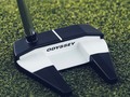 El White Hot Versa Seven es un putter de cara equilibrada de doble curvatura, más adecuado para golpes con un arco mínimo y rotación de la cara. El sistema de alineación Versa de alto contraste en blanco y negro ha dominado los tours de todo el mundo.  #odyssey #odysseygolf #putterparagolf #servigolf #almacendegolfenbogota #tiendadegolfenbogota #tiendadegolfbogota #almacendegolfbogota #palosparagolf #fittinggolf #bogotagolf #colombiagolf #golfbogota #golfcolombia