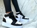 Cómoda pero con estilo Momentos ShoesbyYc es nuestra nueva línea para este mes de Junio 2022 ya disponible PreOrder......   #art #shoeaddict #shoestagram #yeezy #shoesoftheday #fitnessmotivation #tights #mensfashion #girl #fashion #instagood #nike #collant #slippers #photooftheday #boots #kicks #love #heels #shopping #legworkout #style #model #clothing #caracas #shoesbyyc #shoe #leg #fashion #humanbody
