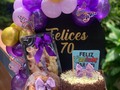 Felices 70 le desean desde SUDÁFRICA 🇿🇦.  . Gracias por preferirnos desde la distancia 🤩 . #felicidades#felizdia#teamo#felizcumpleaños#arreglosccs#arregloscaracas#desayunosccs#desayunosdelivery#cumpleaños#venezolanosenelmundo#ccs#caracas#venezuela#arreglospersonalizados#arreglosconglobos