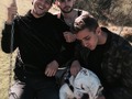 [La historia de la foto con Max, continuó...] @soy.hache: Mike, Max te está ignorando. @mikechachati: Ya vas a ver qué no, ¿Max, hacemos la foto? @kohleer: Bueh, tengo rato posando, hagamos la foto ya.  Max: (¿Qué estará pensando Max?)