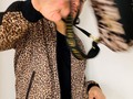 Me gusta el animal print ¿Quién es como yo? . ¡Ah! La cartera es de @bymile . 📸 @tarramiss . . . . . . . . . . #zinos #zinospe #love #gay #gayman #gayboy #gayhot