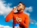“COTUFAS” Así le llamamos en mi país, Venezuela. ¿Y en tu país como le llaman a las cotufas? 📸 @tarramiss  . . . . . . . . . . #zinos #zinospe #gay #gayespaña #gayman #caracas
