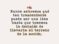 Todos estos días he estado en contacto directo con cientos de ideas.  ZOOM se ha vuelto mi segundo hogar, y yo que a principio de la cuarentena pensaba que no hablaría con nadie, resulta que todos los días, tengo al menos 2 reuniones.  Abril fue de mucho pensar, descansar y crear y Mayo ha sido de aterrizaje total.  A veces pierdo el sentido del tiempo. Otros recuerdo que vamos a mes 6 y me da un sustico en el estómago.  Pero en todos recuerdo que hasta aquí me ha traído Dios.  Ayer mientras oraba, solo le decía dame inteligencia y salud. Dame ideas y yo me encargo, no del resto, pero sí de tomar acción.  Porque bueno, nunca podremos hacer todos solos, pero siempre podemos tener la suficiente determinación de decidir iniciar o no. . . Porque las ideas son bonitas, estar llenas de ellas. Estar rodeadas de ellas, pero babys, de nada sirven si un día no decidimos empezar.  Así sea para probar, fallar, y comenzar otra. No tenemos que saber todo antes de iniciar, porque en ese "mientras tanto" el tiempo se nos va, y podemos recuperar TODO, pero jamás el tiempo mal gastado.  Mi invitación nunca es que se vuelvan las más "productivas" a lo loco, porque eso AGOTA.  Pero para mí siempre será importante decirles que es necesario que tomen decisiones. Porque de ellas dependen que sus ideas le cambien la vida o no. . . • COSAS QUE HE APRENDIDO SOBRE LAS IDEAS •  1. Los momentos llenos de crisis, hacen aflorar mejores ideas, porque esas ideas siempre buscan ser soluciones. 2. Las ideas son buenas, siempre y cuando te emocionen y en la misma medida tengan impacto positivo en otros. 3. Solas podemos un montón. Pero las ideas toman forma acelerada, más eficaces y con mejor ejecución cuando vamos en equipo y cada quien tiene un rol que cumplir. . . Siempre agradezco la oportunidad de tener ideas, porque ustedes lo verán tonto, pero es que nunca nos damos el mérito por crear. Y eso no es justo.  Pero más agradezco que muchas ideas me hayan cambiado la vida. ♥️ #aterrizatusideas🧡