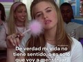 Y quizá me faltó mucho por preguntarme.. lo que sí, es que este SPM me dió con todo, como hacía tiempo no me pasaba y hoy mi dolor de vientre ha estado heavy.  Debo admitir que me gusta la dualidad de mi menstruación, porque sí, me siento más débil (físicamente) y vulnerable estos días, pero a la vez me impresiona la naturaleza de mi cuerpo para moverse aún sangrando, me siento poderosa, como una raza superior 🤭  Pero aún así, no lo romantizo hasta el punto de disminuir lo doloroso que es, y la poca empatía que hay entorno a la menstruación, estamos viviendo un proceso hormonal rudo que nos afecta física, emocional y mentalmente.  Hoy leía un artículo de @clueapp acerca del proceso tortuoso de diferenciar la ansiedad y la depresión del SPM. Porque sí, aquí yo, con humor le echo la culpa al síndrome pre menstrual, pero la verdad es que todo lo que nos pasa mental y emocionalmente no siempre es una respuesta al "ya te va a bajar".  En fin, el SPM es real, y aunque nos hace sentir muchas cosas... No hay vergüenza alguna en él.  corazoncito rojo si estás en las mismas. ❤️😌