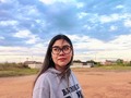 Hoy había planeado un Valentine Day diferente, pero entre la gripe, que casi no me dejó dormir anoche, la verdad es que preferí dejarlo para otro día.  Este último año aprendí realmente sobre el amor, el amar bien y el amarnos también.  Aprendí a decir 'te amo', (o al menos en eso estoy), me costaba demasiado, nunca llegué a decirlo tan fluido como hace un año.  Creo que influyó mucho el reconocerme como alguien amada y cuidada por mí y por quienes me rodean. ❤️ Ahora me encanta decirlo y recordárselo a otros.  También aprendí que cuando creemos que no hemos tenido buenos amigos, es porque ellos no han sabido cómo amarnos de la forma en la que nos sentimos amados y muchas veces es porque nosotros no se lo hemos hecho saber.  Y entiendo entonces que en el amor, en la amistad, en cualquier relación, hay que ser bastante claros con lo que nos gusta y lo que no.  Con el cómo nos sentimos amados, cuidados y respetados.. porque la verdad es que para cuidar nuestras relaciones, debemos ser honestos con nosotros mismos primero.  Les deseo mucho amor siempre niñitas.  Porque necesitamos amar bien. Amar bien a otros y rodearnos de gente que nos ame, pero que nos ame bien ❤️  Con amor, siempre, Ann. ✨