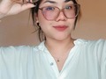 Hay días en los que no quiero escribir las carticas, días en los que no quiero grabar el podcast, porque me pregunto ¿a quién le interesa escucharme o leerme? Y eso apunta directo a mi ego. Hay días en los que lucho para no caer en decir algo solo “por quedar bien” y ganar seguidores.  He tenido que ser cuidadosa y a veces eso me cuesta.  Pero hacerlo me apasiona.  Hacerlo me llena de emoción, me hace sentir ligera, creativa, útil, me hace sentir que camino por donde debería.  Vivir vidas apasionadas no quiere decir que no nos cueste, al contrario, nos va a costar, será difícil y empinada la subida, pero tendremos el corazón tranquilo, porque será justo eso lo que debemos hacer. 🌱🤍  Y no hay nada mejor en la vida que llegar a casa después de un día agotador, y tener el corazón liviano porque hiciste lo que debías hacer.  Ann.💌