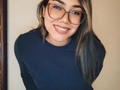 Que este mes sea realmente bonito para todas 🩷 que las angustias, ansiedades, dudas y miedos puedan quedar atrás. Que podamos disfrutar todas las bondades que la vida nos ofrece y abrazar los momentos tristes como una oportunidad para crecer.  Que nos demos a nosotras mismas, todo ese amor que siempre buscamos darle a los demás.  Y si es necesario: que podamos empezar de nuevo. ✨  Las quiero mucho. Ann.