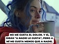 Cuando empecé a hacer CrossFit, una sola cosa me preocupaba: el dolor. Y es que no me gusta sentir dolor. Si veo o presiento que algo me causará dolor, doy una media vuelta y bye.  Porque no me gusta perder. No me gusta sentir que pierdo el corazón. Tengo un corazón orgulloso que cuida cada parte de su vulnerabilidad.  O bueno, al menos lo hacía. Al menos, así fui.  Hace unas noches reflexionaba. ¿Cuánto tiempo perdí? ¿Cuántas oportunidades no viví? ¿Cuánto dolor me ocasioné evitando el dolor?  No lo sé. Tampoco quiero pensar en eso.  Dios ha hecho algo en mi y lo noto cuando puedo abrazar mi vulnerabilidad, cuando me atrevo a dar pasos en falso. Cuando puedo confiar en Él, en mi, en otros.  Tengo miedo. Y la verdad es que todo se resume a eso, soy miedosa.  Pero aquí voy, sabiendo que si estoy en Cristo todas mis aflicciones tienen una cosa en común: las viviré en los brazos del Padre.  Ann🌱🤍✨