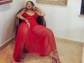 Rihanna María esperando a que terminen de jugar para salir a hacer historia en el #HalftimeShow