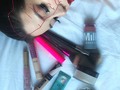 My Favorite Kit 💋🙆🏼‍♀️⁣⁣ ⁣⁣ Hello #thaligirls 😍 hoy les traigo un post informativo para aquellas que aún les parece súper difícil reconocer y crear su primer kit de maquillaje🙌🏻⁣⁣ ⁣⁣ Estos son mis productos más Top y los que más uso generalmente en mi día a día. Los dejaré en el orden que deberían ir 👀⁣⁣ ⁣⁣ 1. Corrector de ojeras L’Oréal Infalible: Biscuit @lorealparis ⁣⁣ 2. Corrector de ojeras Tarte ShapeTape LigthSand @tar ⁣⁣ 3. CC Cream Matte FairLight @itcosmetics ⁣⁣ 4. Polvo Traslúcido @lauramercier ⁣⁣ 5. Blush en Crema werk @milkmakeup ⁣⁣ 6. Iluminador N°3 @diormakeup ⁣⁣ 7. Labial QueenB @toofaced ⁣⁣ 8. Mascara de pestaña @tar ⁣⁣ 9. Brocha angular para blush @bhcosmetics ⁣⁣ 10. Brocha ideal para difuminar y sellar @sephora ⁣⁣ ⁣⁣ Es importante que sepan que pueden sustituir estos productos por los que tienen en casa 🙆🏻‍♀️⁣⁣ ⁣⁣ PD: les gustaría ver cómo me maquillo con estos productos? 👀 ⁣ ⁣  #beautyreview #beautyroutine #makeupselfie #makeupaddiction #featuremuas #makeupguru #makeupideas #makeuptalk #makeupnews #makeuplover #makeuplife #bhcosmetics #itcosmetics #liveyourlook #toofacedambassador #toofaced #theholicgames