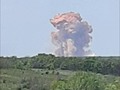 Un explosión contra unidades de las Fuerzas Armadas de #Ucrania en la dirección de #Izyum, dejo una rara nube que pudiera ser nitrato de amonio, cloro o algun quimico.    Toda la nube se dirigió hacia #Novomykolaivka en el Óblast de #Donetsk, Ucrania