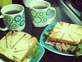 Una cena saludable. Siempre siempre 🍛☕y muy deliciosa, con atún, lechuga, queso mozarella y jamón. Yomiiii 🍴👍☺