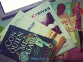 4 libros que me han enriquecido como hija de Dios y como mujer. 1. "Con quién me casaré. 2. "La batalla de cada mujer. 3. "Funkydivas-Esta de moda ser feliz. 4."Las mías son espectaculares". Se los super recomiendo a todas las mujeres. 👌🎀💁👸📖#book #love #amorporloslibros