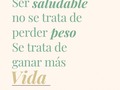 Una de la cosas que yo más recomiendo es que no te estes pesando o mirando la báscula, porque un peso no te dice si estás bien o mal o si estás súper saludable o no lo estás.   Lo cierto es que tu salud se basa en tres cosas: Salud emocional, psicológica y física. Así que debes encontrar un equilibrio entre estas tres.   Entonces cuando ves que tu salud en general está bien en todos esos aspectos anteriormente mencionados, le estás sumando puntos extras a tu vida… UNA VIDA CON BIENESTAR 🍃❤️   Los invito a todos que visiten mi marca @vitalwomen.club y si también estás interesad@ en saber cómo mejorar tu salud, escríbeme en DM y la primera consulta es totalmente gratuita.   Les deseo un feliz fin de semana #happyweekend #wellness #vitalwomenclub