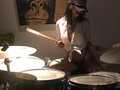 alguien enséñenme a tocar bateria. 🙉