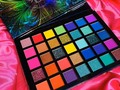 Belleza de sombras otra vez disponible 😍😍😍100% Original envios nacionales 📲3177212204  #paletadesombras#makeupcali#bellezscolombia#scandal#makeupcali