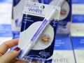 Tener unos dientes blancos es uno de los objetivos "físicos " más deseados, de algunas personas, ya que esto transmite limpieza y seguridad. Dazzling White, Lapiz de blanqueamiento profesional, aplicación de gel sobre los dientes, sus burbujas de oxígeno activo actuan instantáneamente eliminando las manchas que producen el tono amarillo en los dientes. Contiene un Ph neutro blanco suave, ideal para proteger el esmalte natural de tus dientes. ✔ ️Beneficios del Producto: * Dazzling White te trae el poder de un blanqueamiento profesional en un maravilloso bolígrafo de gel. * Notaras el cambio en tan solo unas semanas con un aumento de iluminación hasta 4 veces. VENTAS AL POR MAYOR 👇👇 3177212204 Envios nacíonales