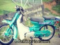El primer amor de muchos 💘 Le brilla hasta el parrillero 👌😍 #SuitUpMedellin #v8 #v80 #yamaha #indestructible #motosparatodalavida #2tiempos #2strokes #brillante #shiny #chimba #perfecta #primeramor #amor #mundoyamaha