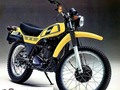 DT400-E 😍💘 Melo de melos @melosdemelos #SuitUpMedellin #Repost @yamahamotorusa with @repostapp ・・・ 1978 #tbt with our #YamahaOfYesterday DT400E. The 360cc, two-stroke, single-cylinder RT1 debuted in 1970, and in 1975, the DT400--with its engine displacement increased to 397cc--was launched. The final year of production for the DT400 was 1978, and for the bike’s swan-song, it was available in Yamaha’s signature Competition Yellow color scheme. Considered the best all-around, big-bore Enduro of its time, the 1978 DT400E featured a DeCarbon-type, single-shock, Monocross rear suspension; Autolube oil injection; full instrumentation, and the top-end power to generate highway speeds of close to 90 miles per hour. Yet, its broad powerband, quick throttle response, and locomotive-like torque made it an equally dominant machine on backwoods trails, dirt roads, and desert traverses. #Yamaha #DT400 #Enduro #2Stroke #Moto #MX #throwbackthursday