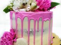 Cake con flores naturales 🥰 . . #pty #dulcespty #dulcespanama #cakes #cakesdecumpleaños #fiestas #festejospty #buttercream #mastana #tortas #tortaspty #hbd #happybirthday #cakespty