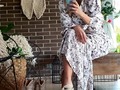 Espectacular este outfit de nuestro vestido Zain Orchid con las opciones de @lola_relola, perfecto para usar con botas, sandalias planas o sandalias altas, lo puedes usar para estar en casa, viajar o trabajar!!! Compra en, WhatsApp o DM y recibe en tu casa #clientesfelices #lola_relola #vestidoslargos #outfitlanuba