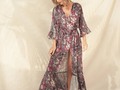 Gypsy Isles!!! Ya está aquí está belleza de colección de una de nuestras marcas favoritas @kibys !! Encuentra toda la colección completa, puedes pedir tu catálogo por WhatsApp (link en la bio)  Kimono Gypsy Isles $178.500 . . . #ropadeplaya #resortwear #salidadebaño #kimono #kimonolovers #compralocal #compracolombiano #tiendamultimarca