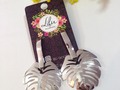 🌸Aretes en fantasía 🌸 💫Desde $5.000💫 . . . . #liluaccesoriesstore #areteria #moda #flores