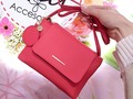 🌸Mini bolso Carlota y Samanta  🌸 Material tipo cuero 🌸Dos compartimentos independientes con cierre 🌸Medidas aprox 20*15*4cm/7.9*5.9*1.6" 🌸Llavero removible 💸$50.000💸 . . . . . . . . #mujereslindas #candongas #bisuteriabogota #mujeresbogotanas #bisuteriaenacero #tuscompras123 #bisuteriafina #joyeriaenacero #bogota🇨🇴 #mujer #accesoriosbogota #joyascolombia #accesorioscolombia #regalosenbogota #billeterasdam