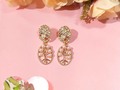 🌸Arete arbolito 🌸 ✨ Baño de oro ✨ 💸$16.000💸 . . . . . . . #mujereslindas #candongas #bisuteriabogota #mujeresbogotanas #bisuteriaenacero #bisuteriafina #joyeriaenacero #bogota #mujer #accesoriosbogota #joyascolombia #accesorioscolombia #regalosenbogota #aretesmedellin #acerorodinado #collaresdeestrellas