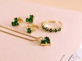 💚El color verde esmeralda es tendencia en este momento y nosotros tenemos variedad de diseños en este color 🌸Juego corazón pixelado $38.000 🌸 Earcuff desde $16.000 🌸Anillos desde $22.000 ✨Material Rodio  . . . . . . . .  #anillos #truco #tipdemoda #lifehacks #trucoscaseros #reel #reelsinstagram #parati #viral #accesorios #accesoriosdemoda #joyeriacolombiana #accesorioscolombia #mujereslindas #candongas #bisuteriabogota #mujeresbogotanas #bisuteriaenacero #bisuteriafina #joyeriaenacero #bogota #mujer #accesoriosbogota #joyascolombia #accesorioscolombia #regalosenbogota #tobillerasconchitas #aretesmedellin #acerorodinado #acerorodinado #tobilleras