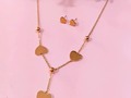 🌸Juego corazón 🌸 ✨ Acero inoxidable ✨ 💸$25.000💸 . . . . . . . #mujereslindas #candongas #bisuteriabogota #mujeresbogotanas #bisuteriaenacero #bisuteriafina #joyeriaenacero #bogota #mujer #accesoriosbogota #joyascolombia #accesorioscolombia #regalosenbogota #anilloserpiente #aretesmedellin #acerorodinado #acerorodinado