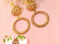 🌸 Arete circulo martillado 🌸 ✨Baño de oro ✨ 💸$18.000💸 . . . . . . . #mujereslindas #candongas #bisuteriabogota #mujeresbogotanas #bisuteriaenacero #bisuteriafina #joyeriaenacero #bogota #mujer #accesoriosbogota #joyascolombia #accesorioscolombia #regalosenbogota #aretesmedellin #acerorodinado #acerorodinado
