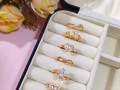 🌸Porque sabemos que uno no es suficiente 🌸Anillos en baño de oro 🌸Mira nuestro catálogo en el link de la biografía  💸$15.000 ✨Estos vienen por tallas😊 . . . . . . .  #liluaccesoriesstore #anillos #accesorios #accesoriosdemoda #accesorioscolombia #mujereslindas #bisuteriabogota #mujeresbogotanas #bisuteriaenacero #bisuteriafina #joyeriaenacero #anillosencovergold #covergold #covergoldbogotá #anillostendencia #accesoriosbogota #regalosenbogota #aretesmedellin #acerorodinado #acerorodinado