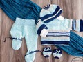 💙💙💙 Nuevo modelo - Disponible 💙💙💙 Nuestro objetivo es dar lo mejor a nuestros clientes, por está razón nos renovamos cada día y creamos prendas especiales para ustedes.   En esta ocasión se trata de un ajuar Primera Puesta, elaborado en dos agujas 100% a mano, con hilos de la mejor calidad para el confort y seguridad de nuestros bebés.   . #barinas #caracas #tejidos #barquisimeto #valencia #igersvenezuela #igersbarinas #venezuela #mamis #tejidos #hechoamano #hechoconamor #chochet #tejidoscrochet #tejidoamano #talentovenezolano #primerapuesta #venezuela #ajuarbebe #ajuarnacimiento #tejidoscrochet