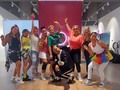 Feliz inicio de semana con este bello grupo de Adultos en su clase de Cardio Dance al estilo Retro