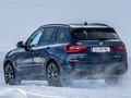 Winter throw-back. The BMW X3. #TheX3 #BMW #BMWrepost @MichaelWerlberger __ BMW X3 M40d: Fuel consumption weighted combined in l/100km: 6.0–5.6 (NEDC); 7.3–6.5 (WLTP), CO2 emissions weighted combined in g/km: 157–148 (NEDC); 190–171 (WLTP). Further information: .   340 hp, 250 kW, 700 Nm, Acceleration (0-100 km/h): 4.9 s, Top speed (limited): 250 km/h.