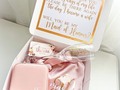 Las cajas de regalo para damas de honor son una excelente manera de agradecerle a tus amigas o pedirles que sean parte de tu día especial.   ¡Definitivamente es un regalo que recordarán para siempre! 🤩💕  Acá te dejamos algunas opciones de regalos que puedes prepararle a tus damas! ✨  . . .  #bodas #novias #vestidosdenovia #dreamdress #weddingdress #boda #medellin #vestidodenoiva #bridal #bridallook #casamiento #weddingmoments #colombia #noviasmiami #noviasmedellín #bodasmedellin #noviafeliz #noviasmedellin #matrimonioscolombia #envigado #elretiro