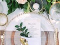 #Inspiracion: Una hermosa forma de presentar el menú de boda a los invitados.  Creemos que el toque natural siempre debe estar presente en cada rinconcito de la boda... Es que su belleza y su energía engalanan cualquier decoración 😍💚   . . .  #bodas #novias #vestidosdenovia #dreamdress #weddingdress #boda #medellin #vestidodenoiva #bridal #bridallook #casamiento #weddingmoments #colombia #noviasmiami #noviasmedellín #bodasmedellin #noviafeliz #noviasmedellin #matrimonioscolombia #envigado #elretiro