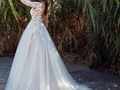 Kenya by @eddyk_bridal es un hermoso vestido manga larga con encajes de pedrería 😍✨  ⭐ Disponible en Medellin  ..  #bodas #novias #vestidosdenovia #dreamdress #weddingdress #boda #medellin #vestidodenoiva #bridal #bridallook #casamiento #weddingmoments #colombia #noviasmiami #noviasmedellín #bodasmedellin #noviafeliz #noviasmedellin #matrimonioscolombia #envigado #elretiro