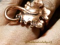 Cuando oímos o leemos la. palabra "SARMIENTO" inmediatamente lo relaciomos con un Nombre o Apellido, cierto? 👉📷📷📷📷➡➡➡➡➡➡➡➡➡➡➡➡➡➡➡➡➡➡👉👉👉👉👉👉👉👉👉👉👉👉👉👉👉👉👉👉👉👉👉👉👉👉👉 🍷🍷🍷🍷🍷🍷🍷🍷🍷🍷🍷🍷🍷🍷🍷🍷 #bythalmahidalgo 🍇🍇🍇🍇🍇🍇🍇🍇🍇🍇🍇🍇🍇🍇🍇🍇 👀👀👀👀👀👀👀👀👀👀👀👀👀👀👀👀 Que relación tiene este anillo 💍con el término? 👇👆 🍇🍇🍇🍇🍇🍇🍇🍇🍇🍇🍇🍇🍇🍇🍇🍇🍇🍇🍇🍇🍇🍇🍇🍇🍇🍇🍇🍇🍇🍇🍇🍇💡💡💡💡💡💡💡💡💡💡💡💡💡💡💡💡💡💡💡💡💡💡💡💡💡💡💡💡💡💡💡💡 #enmanosdediossiempre #hechoconmismanos #joyeriadeautor #anillo #vid #joyeriacontemporanea #orfebreriavenezolana #madeinvenezuela #venezuela🇻🇪 #ring #metalsmith #copperring #handcraftedjewelry #contemporaryjewelry #trends #jewelryhandmade #jewelryring #sarmientodelavid #pampanos #arteenmetal #bohojewelry #fashionblogger