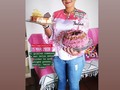 "Gracias a la vida que me ha dado tanto Me dió dos luceros que cuando los abro perfecto distingo lo negro y lo blanco"🎶🎵. . . No tengo que decirles que el dia más importante y feliz de mi vida es el 25 de MARZO, ese día cumple años esta guerrera💪💃. ayer no tuve tiempo de hacer el post que tenía pensado, siempre digo que el día de mi cumpleaños necesito una asistente para atender el teléfono...Naaaahh es broma, todavía me faltan algunos mensajes para agradecerles su buena voluntad y sus bellos deseos para mí🤗😘🥰🙌🎂🍷🎁🥂. . ..El año Pasado el 25 de marzo fue el segundo apagón eléctrico en mi País 🇻🇪, pero los nacidos en esta fecha somos unos vergatarios 🤭🤣. . . Por primera vez en mucho tiempo tengo tanto material para mis contenidos, y no sabía por dónde empezar. . Quiero agradecerles infinitamente con Oraciones🙏🙌, por que siempre están ahí para mi. . "Gracias a la vida que me ha dado tanto  Me ha dado el sonido y el abecedario  Con el las palabras que pienso y declaró Madre, amigo, hermano, y luz alumbrando La ruta del alma del que estoy armando" 🙌🎶🎵. . La felicidad se encuentra en el momento presente. . Para ser feliz empieza por cuidar lo que eliges pensar, sentir, hacer y tener🤔🤭🤣. . "Yo vine a este mundo a ser feliz y hacer feliz a otros". Recuerda si abres tus manos para dar, ellas estarán abiertas para recibir .. Que Dios te bendiga, y sigue aquí emocionandote con Joyas 😘🥰. . Gracias por tus hermosos deseos para mí vida. .  No olvides que la voluntad de Dios es mejor que la tuya y la mía🙌 y que el Tiene el control 🙏. . . PD: para quienes me han dicho ahora sabrás lo que se siente cumplir 50; cumplí 50 y me siento de 25.. la vida no son números, la edad es actitud. No dejes que las cifras apaguen tu ñin@ interior🤭😆🎉🎊🎈🎂🥂🍷 .  @fersilgold62: feliz cumpleaños,te quiero muchísimo, gracias por tu amistad. Dios te Cubra de Salud 🙏🤗.🥰😘 . @noheliabenitez : prima Hermosa feliz cumpleaños en la dístancia, Dios te de Salud infinita 🙏🙌😘🤗. Te quiero muchooo mucho 💞. . .  #miCumpleaños50  #25DeMarzo  #CumpleañosEnCuarentena  #CosasDeThalma  #ThalmaYSusCosas  #QuedateEnTuCasa  #LaFelicidadEsGratis #Consentida #MiCumpleaños