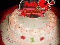 Torta de vainilla y decorada con merengue italiano para celebrar la vida de una princesa #vainilla #TortasDeMonica #bella #rosetas #1 #anco #anz #venezuela pedidos preferiblemente por ws 04121899974