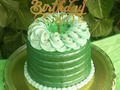 Tono verde metalizado para celebrar el cumpleaños del papito de mis hijos  #merengueitaliano😋  #vainillacake #mantecado  #tortadecorada #instagramcake  #felicidades #felices58 #meencanta